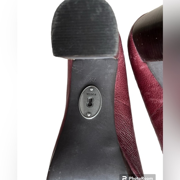Fossil Maddox Burgundy Leather Stacked Heel Buckle Pumps Sz 7.5 Y2K Vintage - Picture 9 of 12